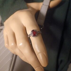 Elegant Sterling Silver Ring with Garnet Gemstone